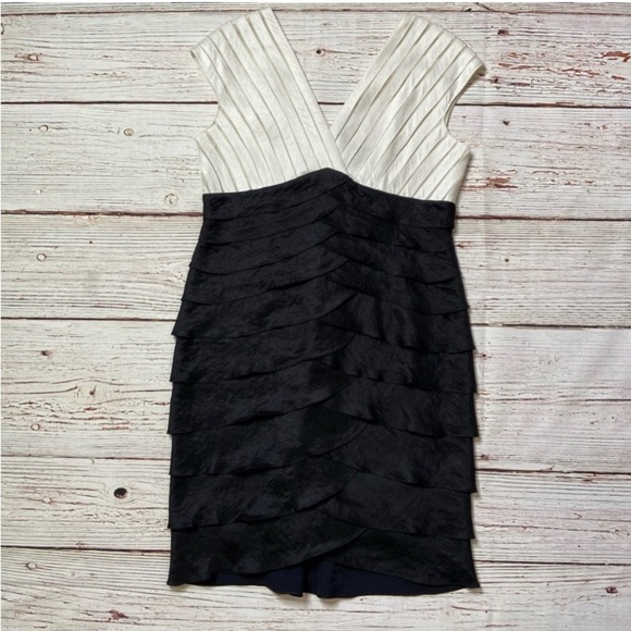 Source Unknown Dresses & Skirts - Dress Back and White NWOT Size 12